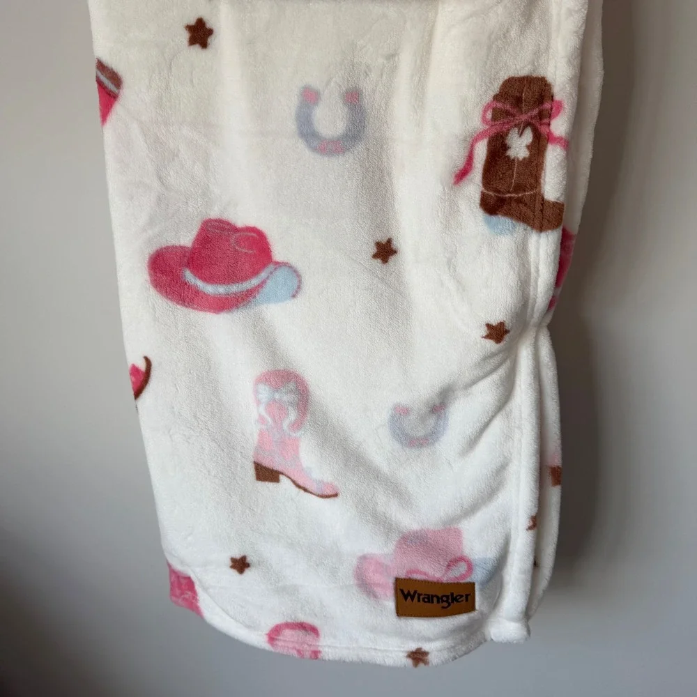 New Wrangler Western Cowboy White Pink 60x70 Blanket Horseshoe Boots Cute Soft